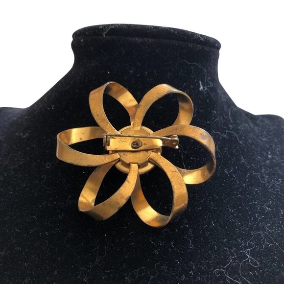 Vintage Jelly Belly Big Flower Statement Brooch Gold Tone White Pearl Center - Picture 4 of 5